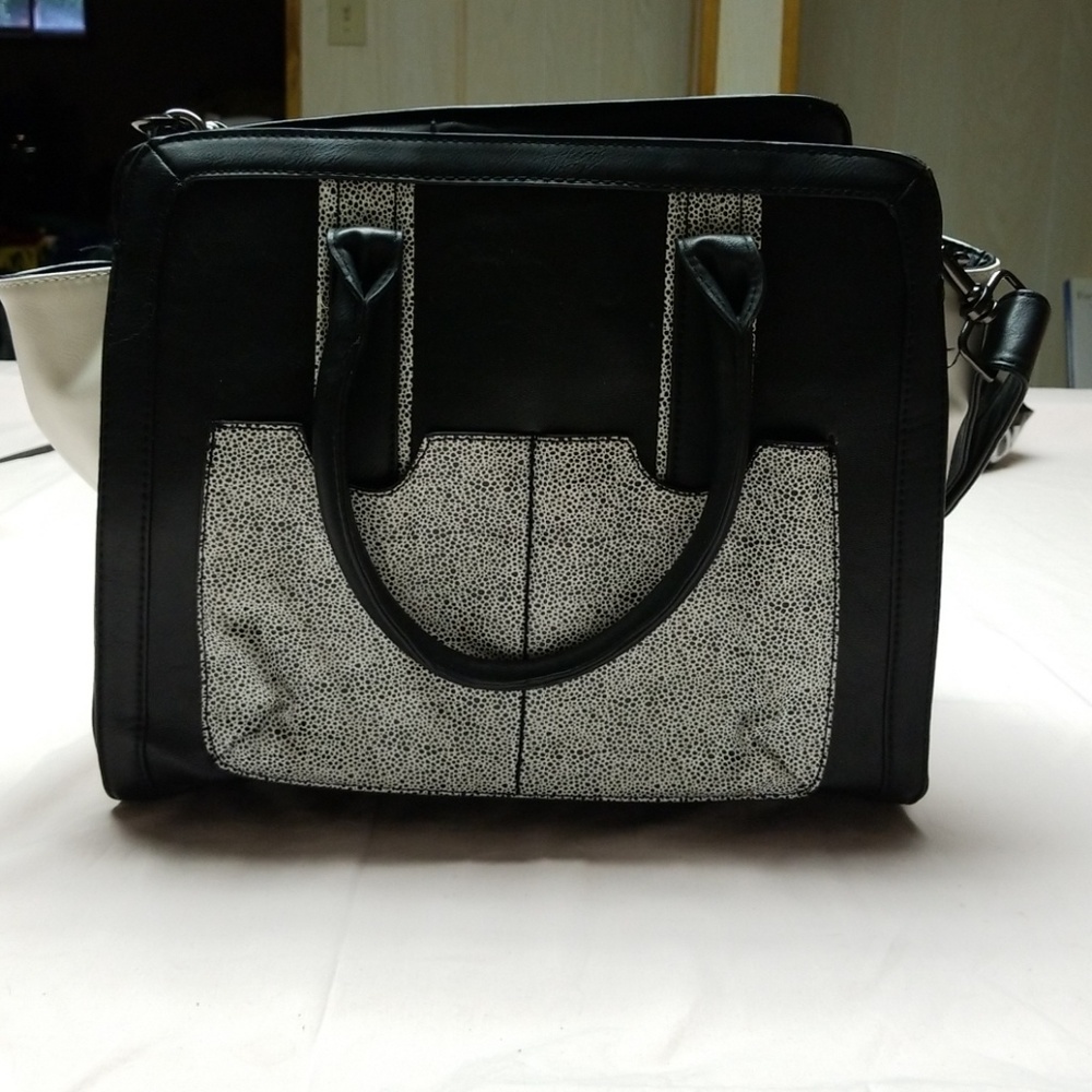 GX Gwen Stefani Black/White Tote Handbag